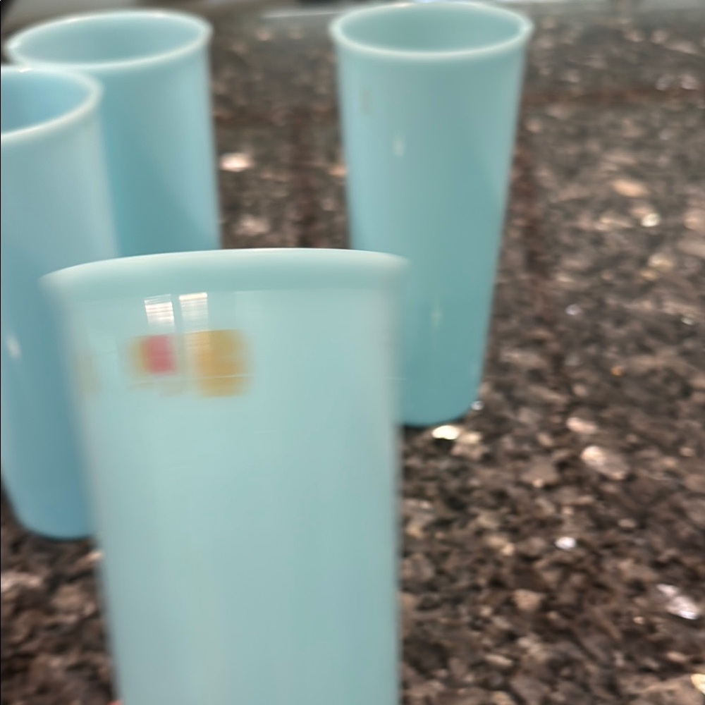 Tupperware 16oz Tupperware Set - Picture 2 of 4